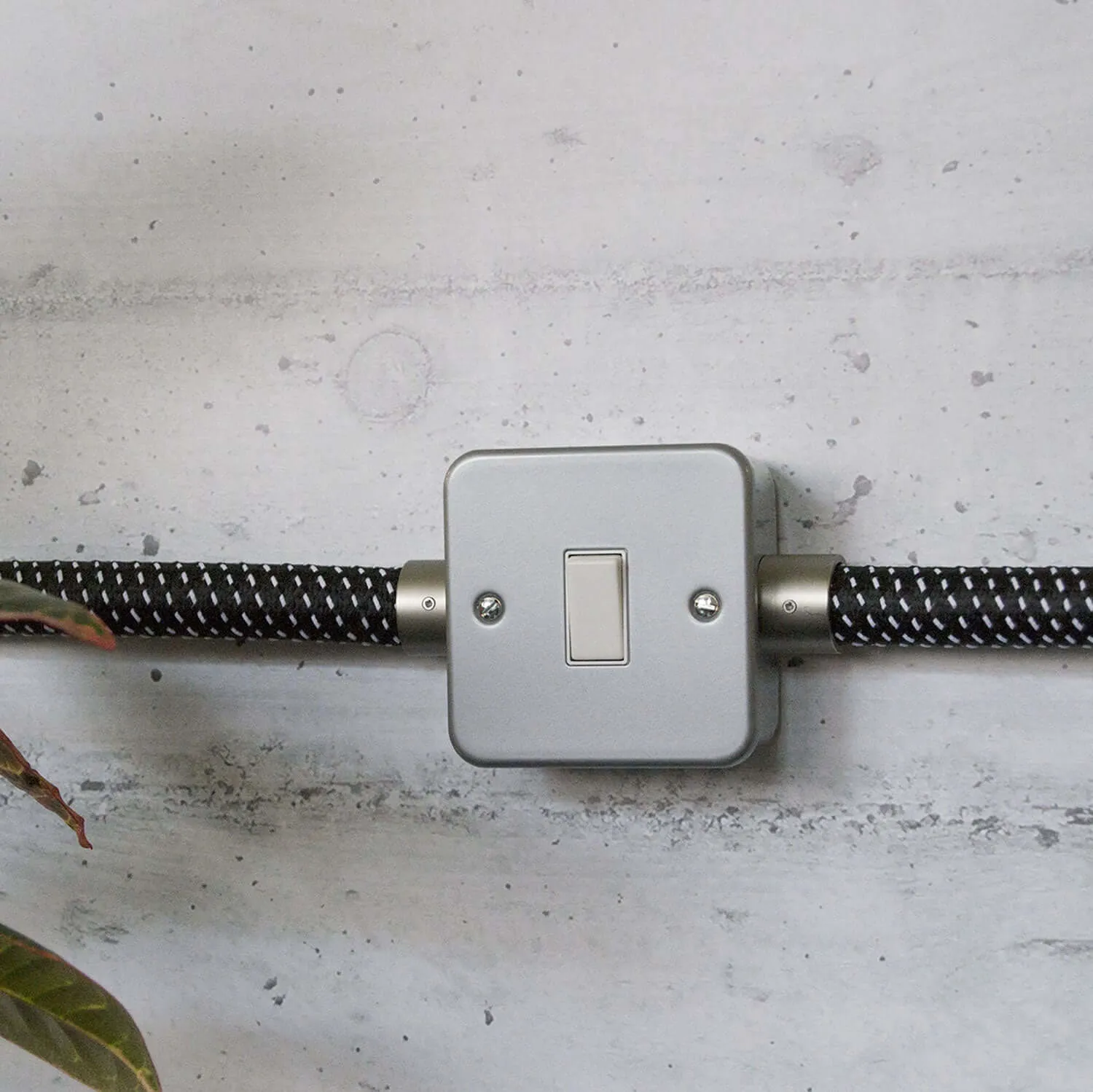 Creative Cables Creative-Tube scatola metallo interruttore grigia