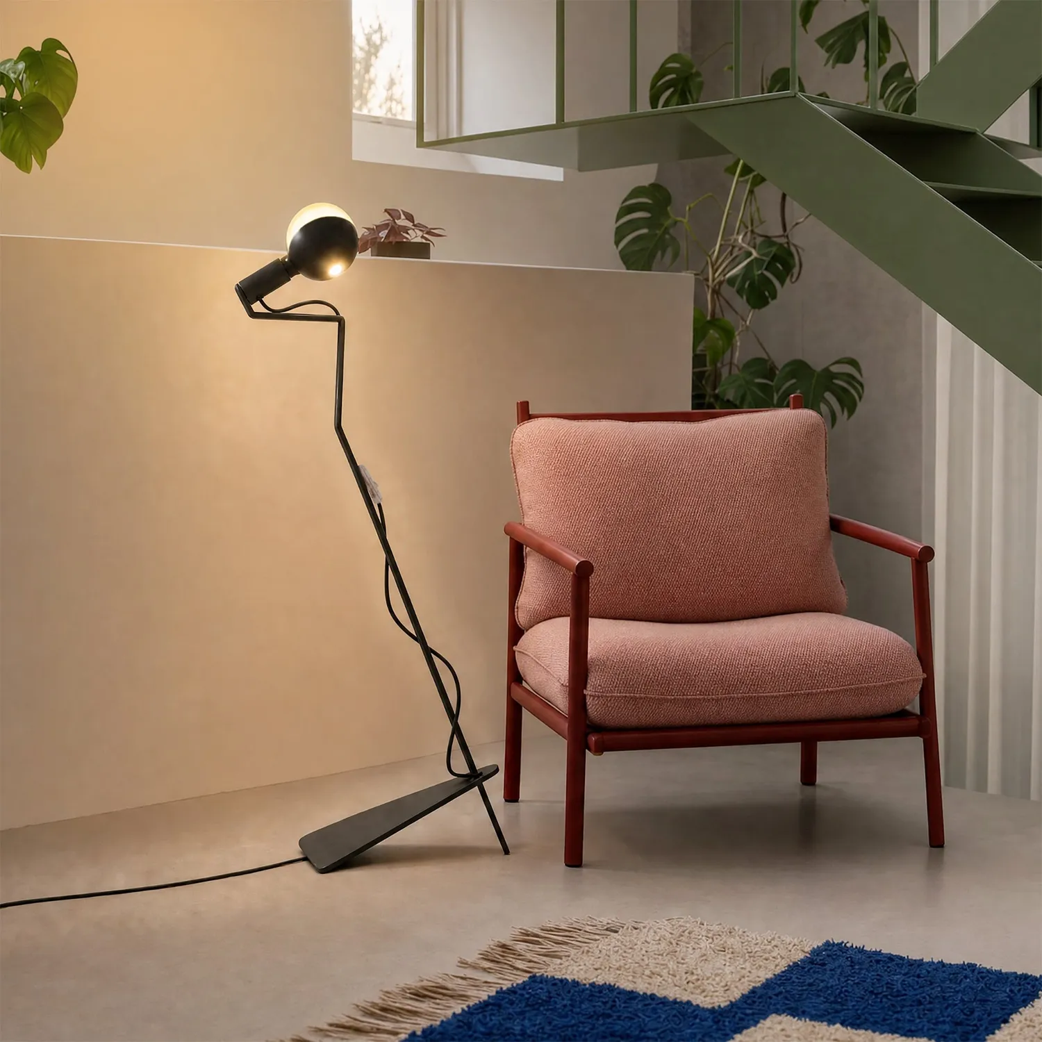 Creative Cables Mario Talia piantana nera con LED G125