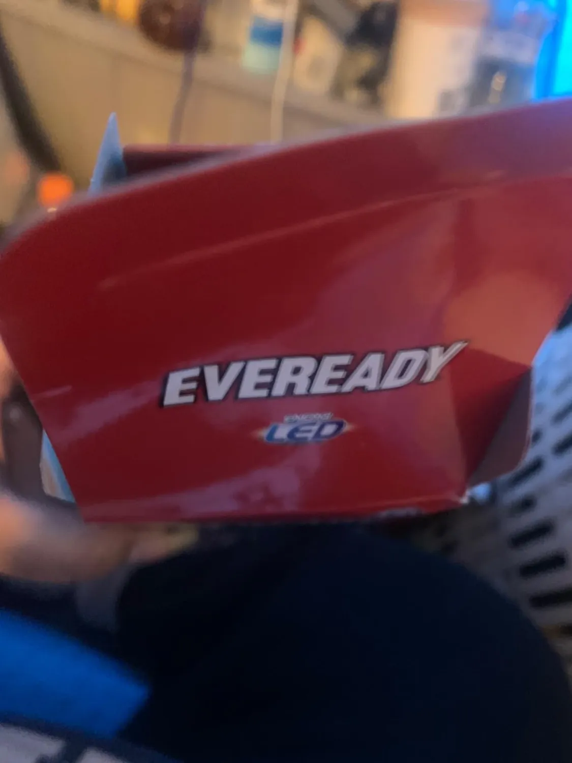 Eveready torcia LED 35 m blu giallo pack 4 batterie AA