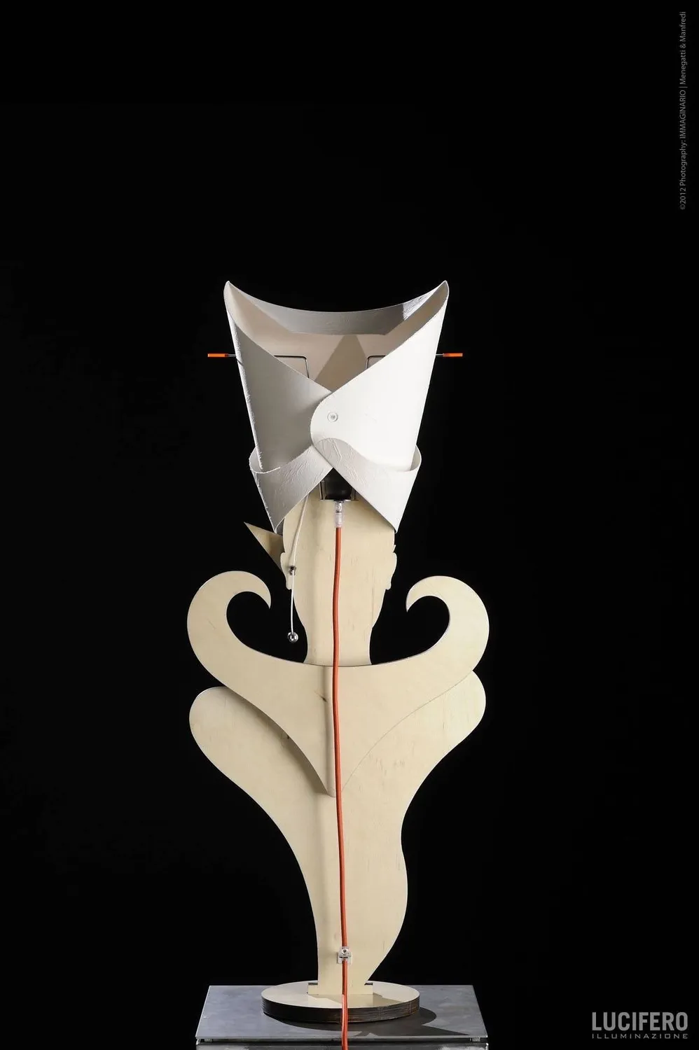 Lucifero Upset Clea lampada da tavolo legno 97 cm
