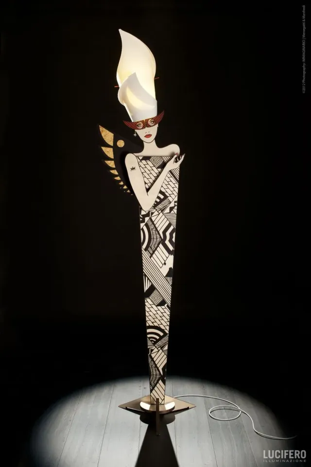 Lucifero Upset Design Azhue lampada terra legno alta E27