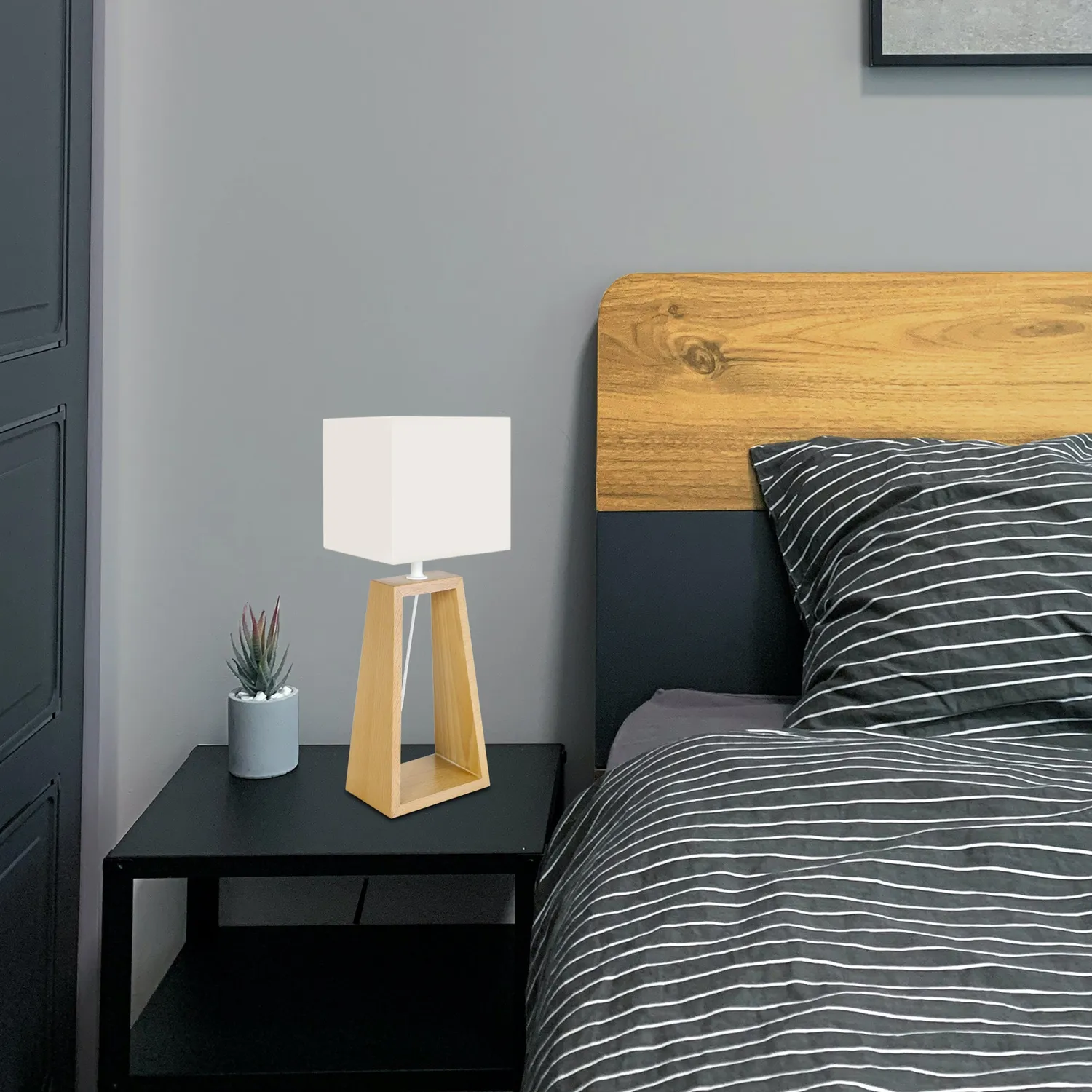 Tosel Mikelli lampada da tavolo triangolare ecru 49 cm legno