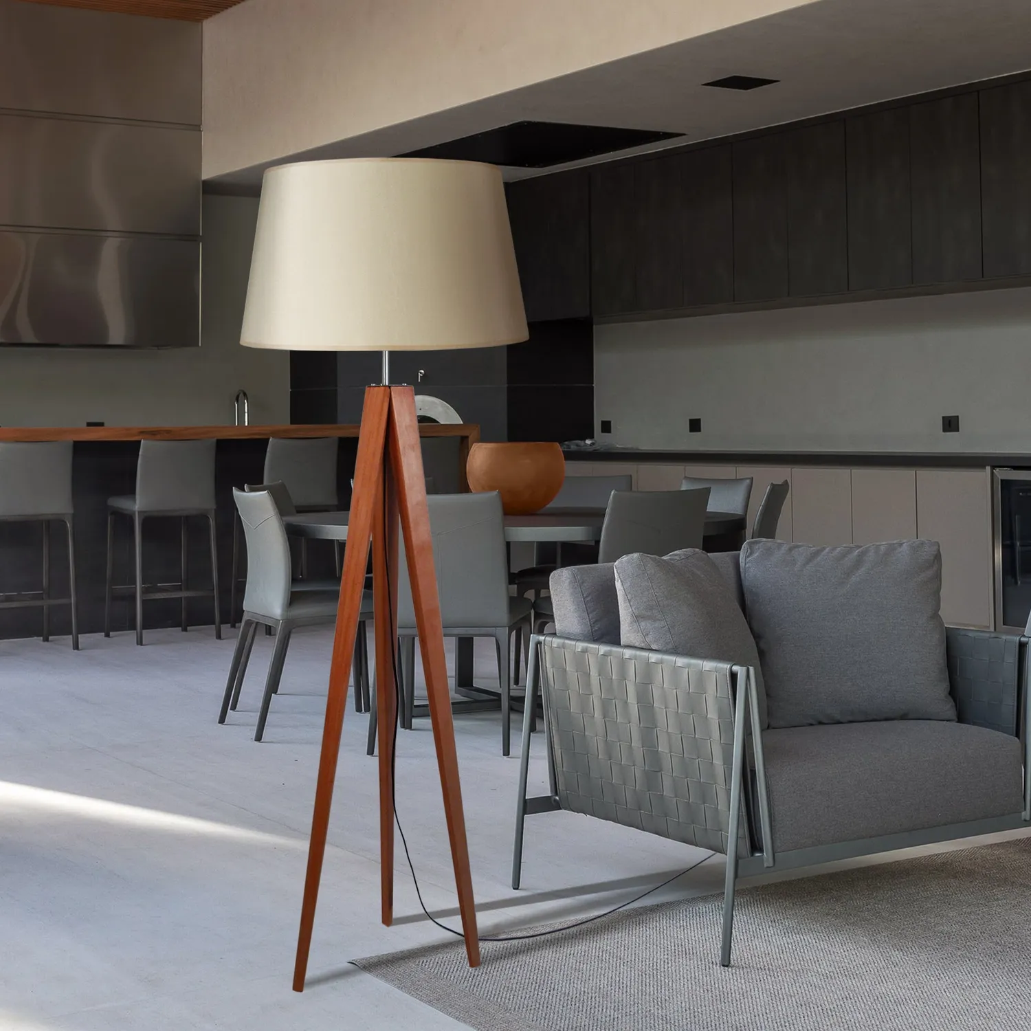 Tosel Idun D40 piantana treppiede naturale ecrù E27