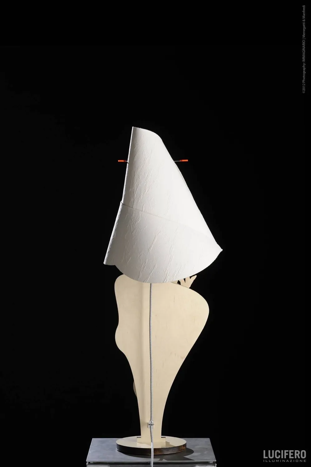 Lucifero Upset Lola lampada da tavolo legno 37x97 cm