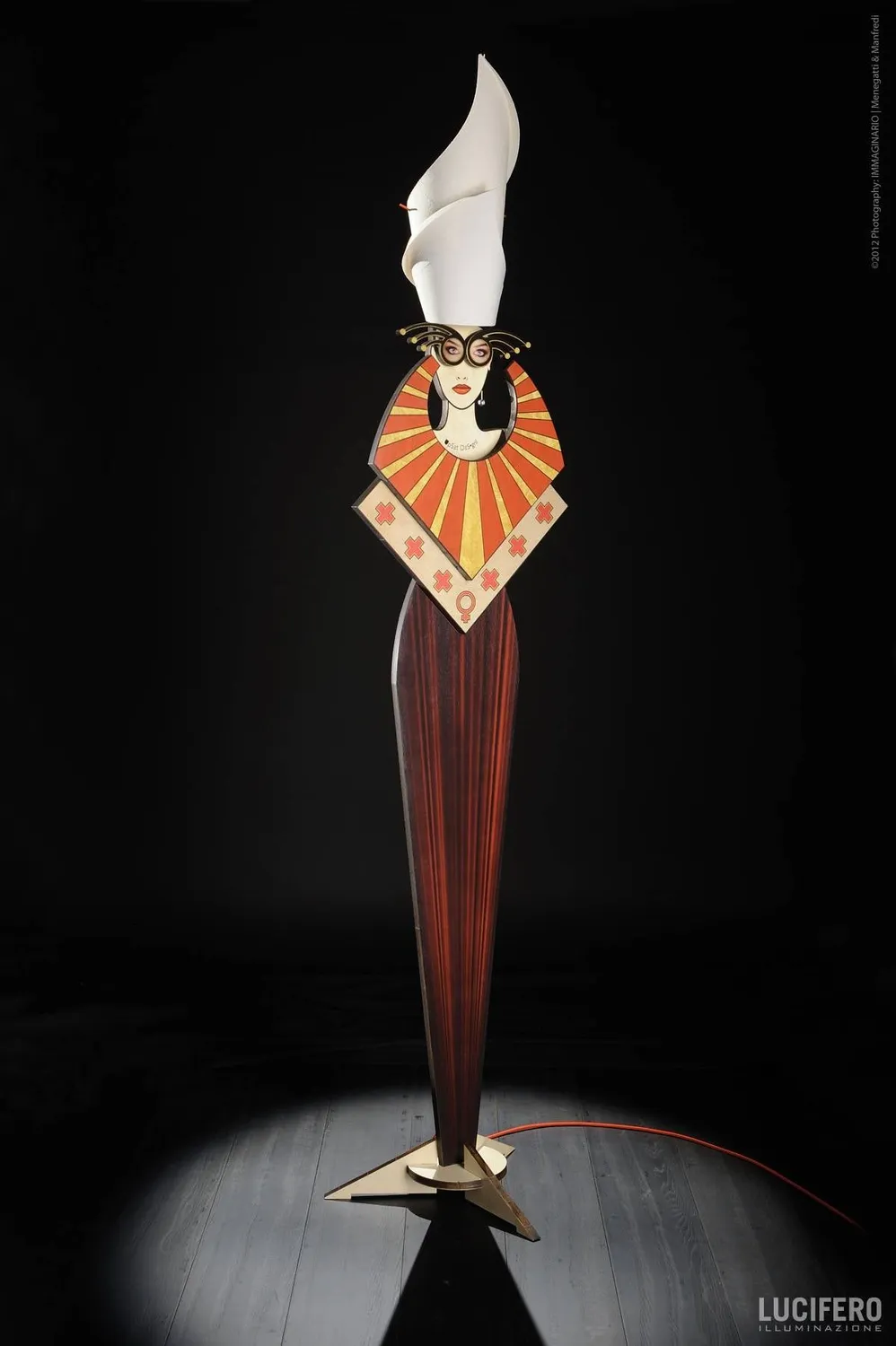 Lucifero Upset Febeh lampada da terra legno 221 cm