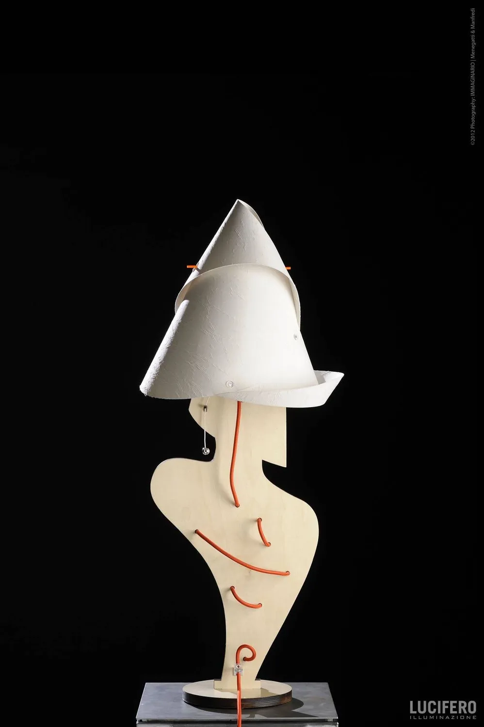 Lucifero Upset Anika lampada da tavolo legno 38x88 cm