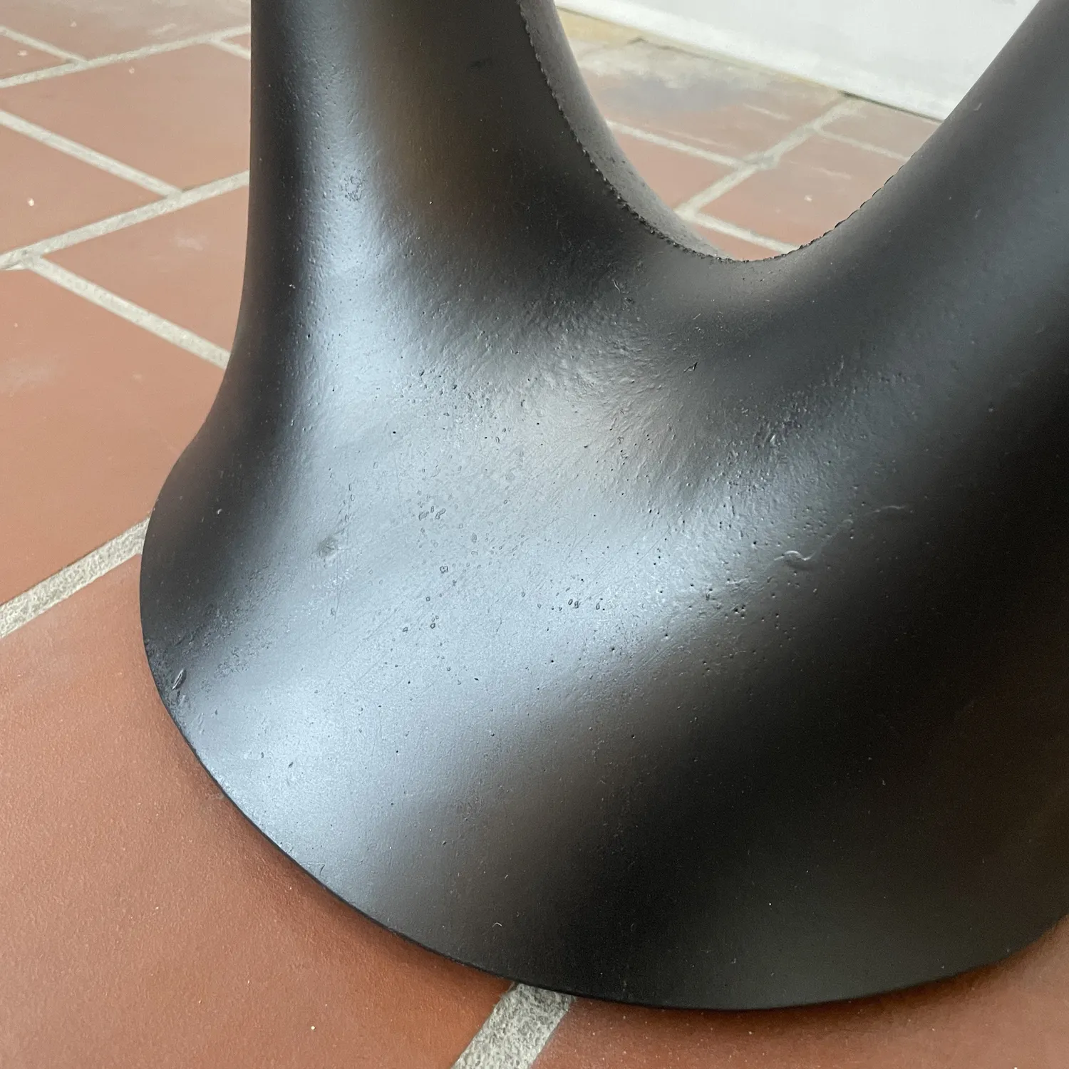 Souda Kreten tavolino cemento nero basso