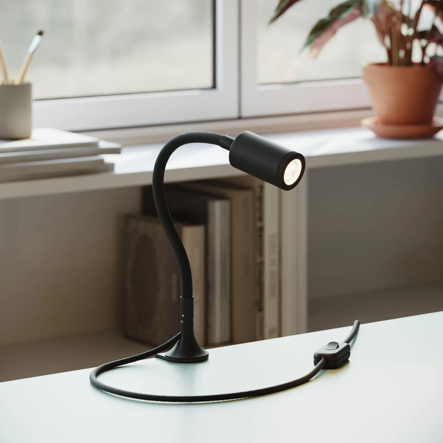 Creative Cables Mag-Y morsetto tavolo nero mensole 4,5 cm
