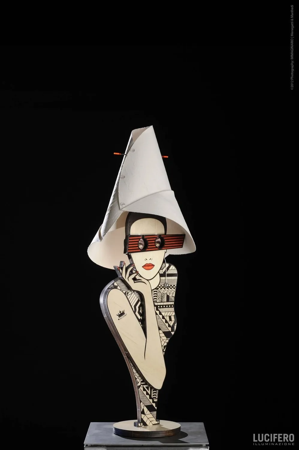 Lucifero Upset Lola lampada da tavolo legno 37x97 cm