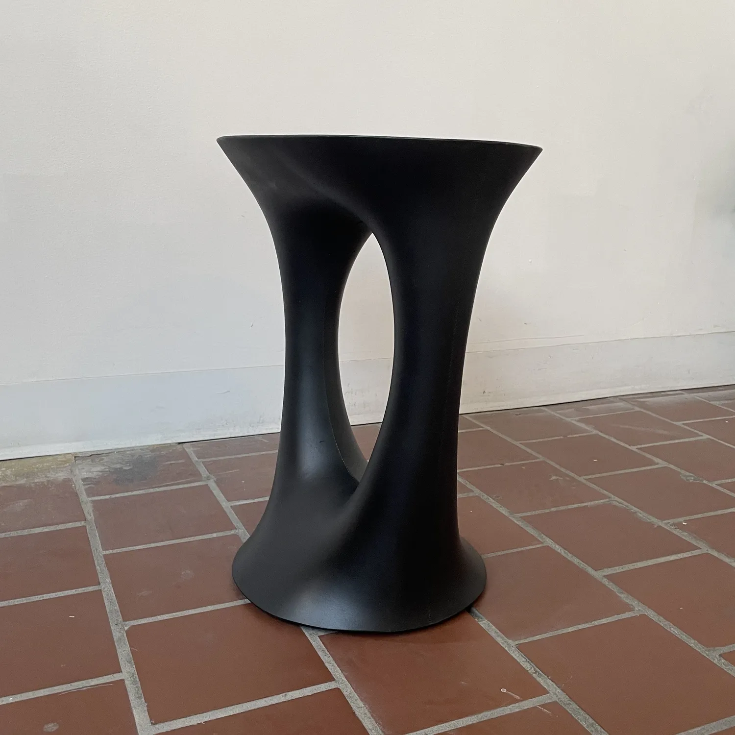 Souda Kreten tavolino cemento nero basso