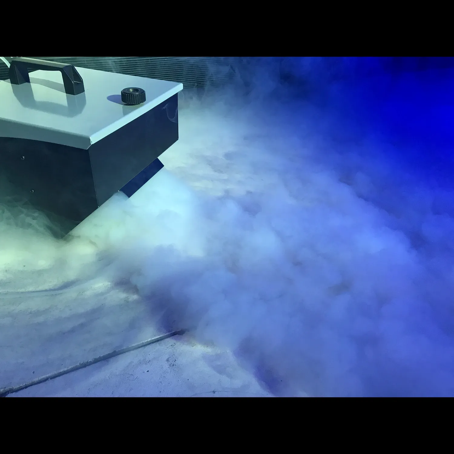 American DJ Kool Fog liquido fumo basso 4 litri