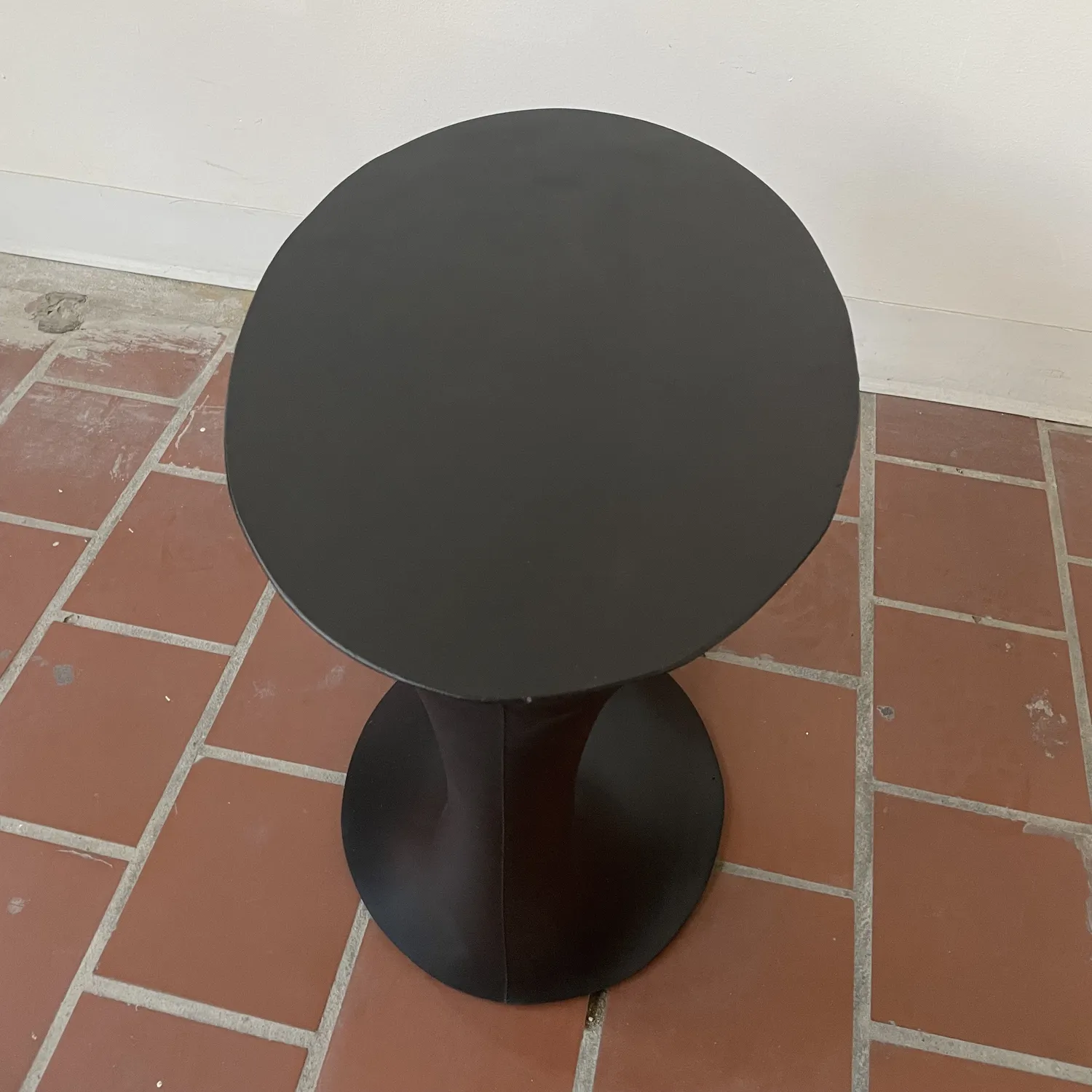Souda Kreten tavolino cemento nero basso