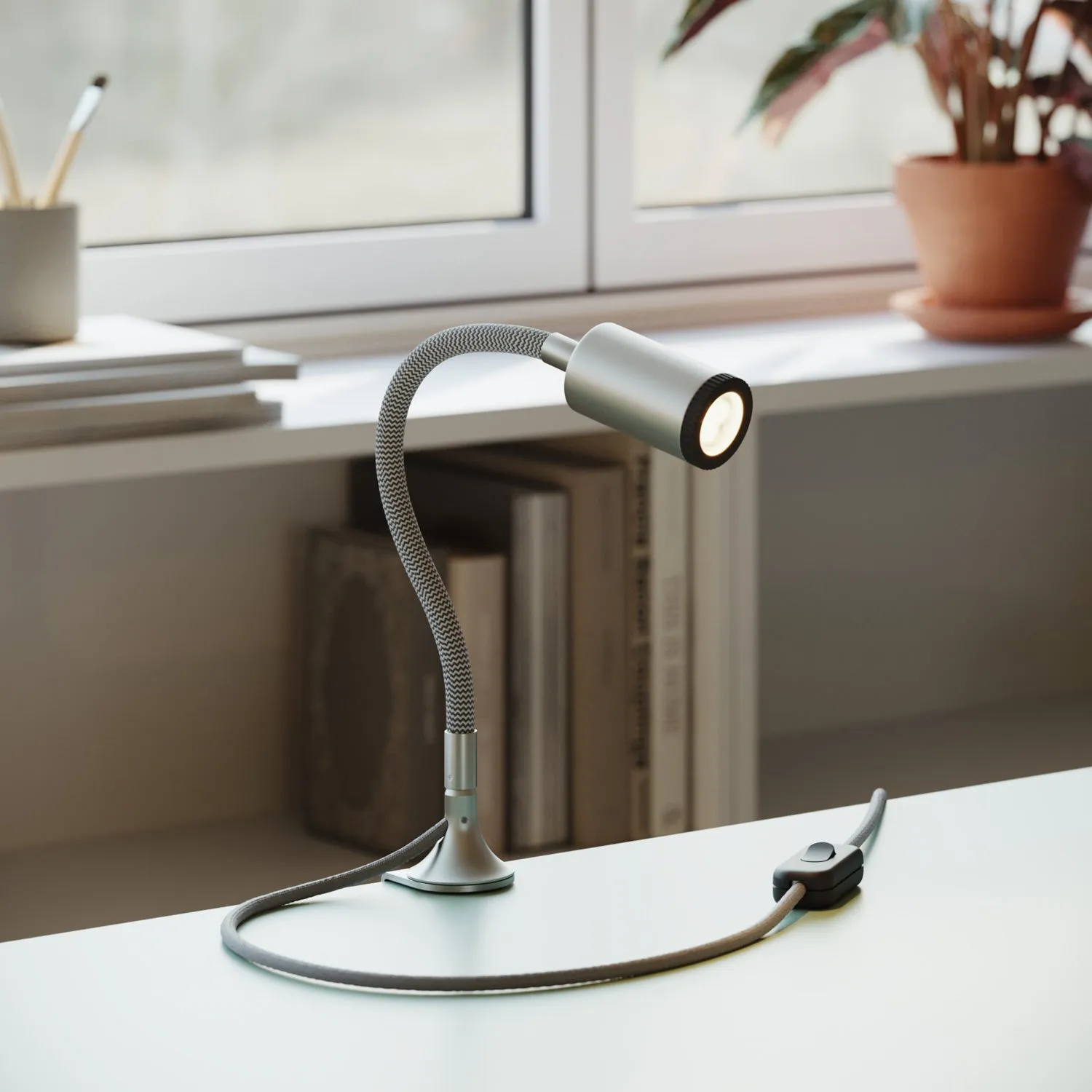 Creative Cables Mag-Y morsetto titanio satinato per mensole 4,5 cm