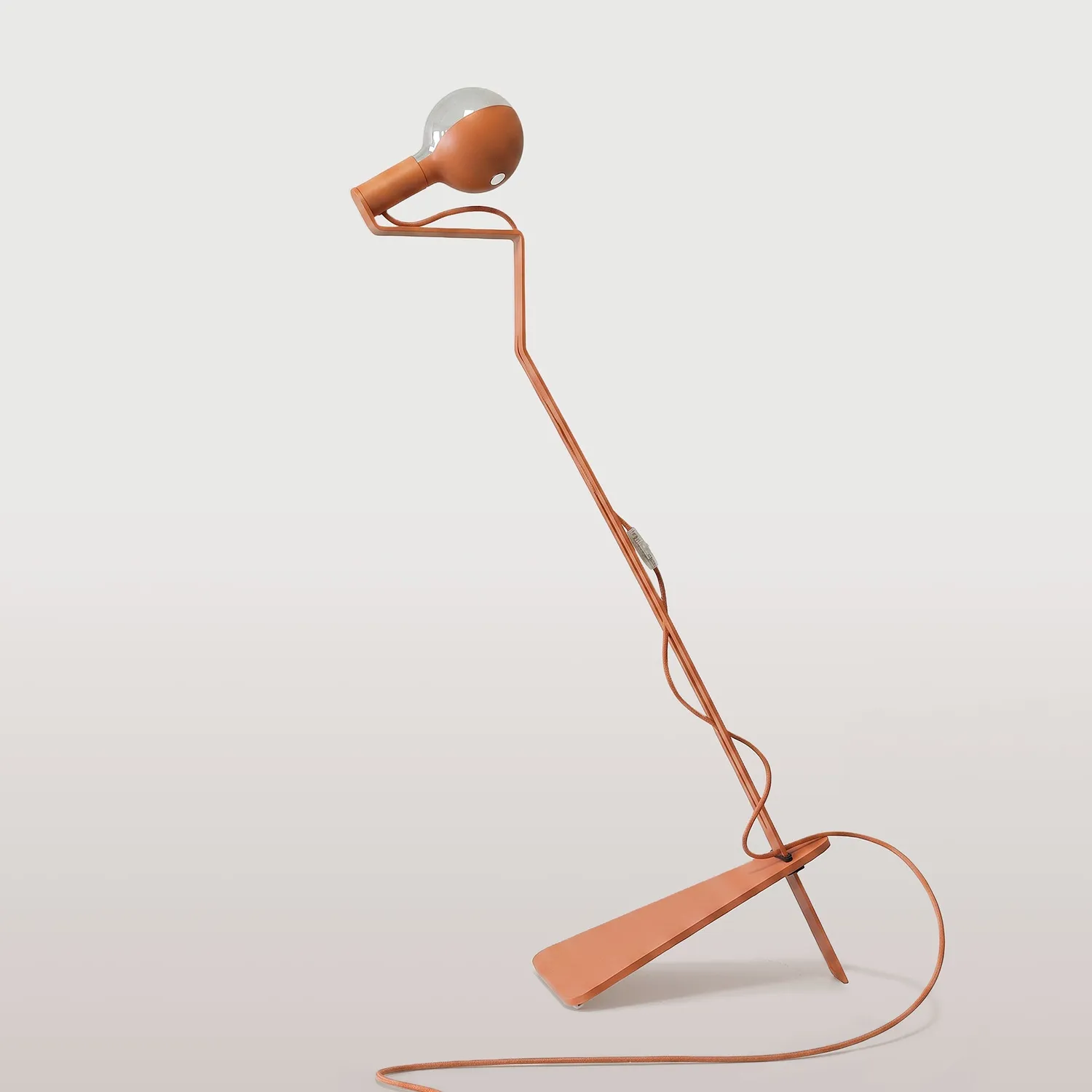Creative Cables Mario Talia piantana arancione con lampadina