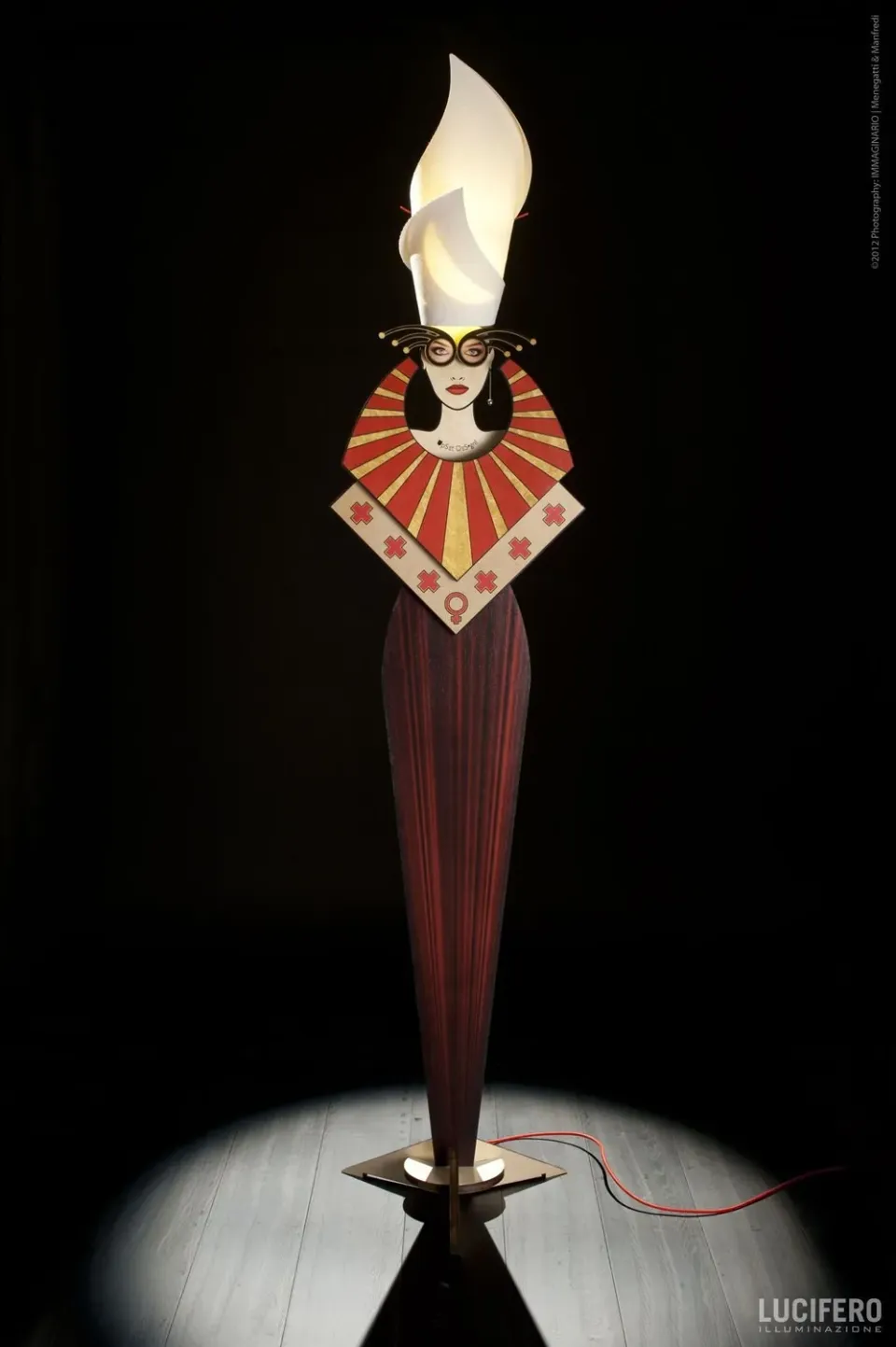 Lucifero Upset Febeh lampada da terra legno 221 cm