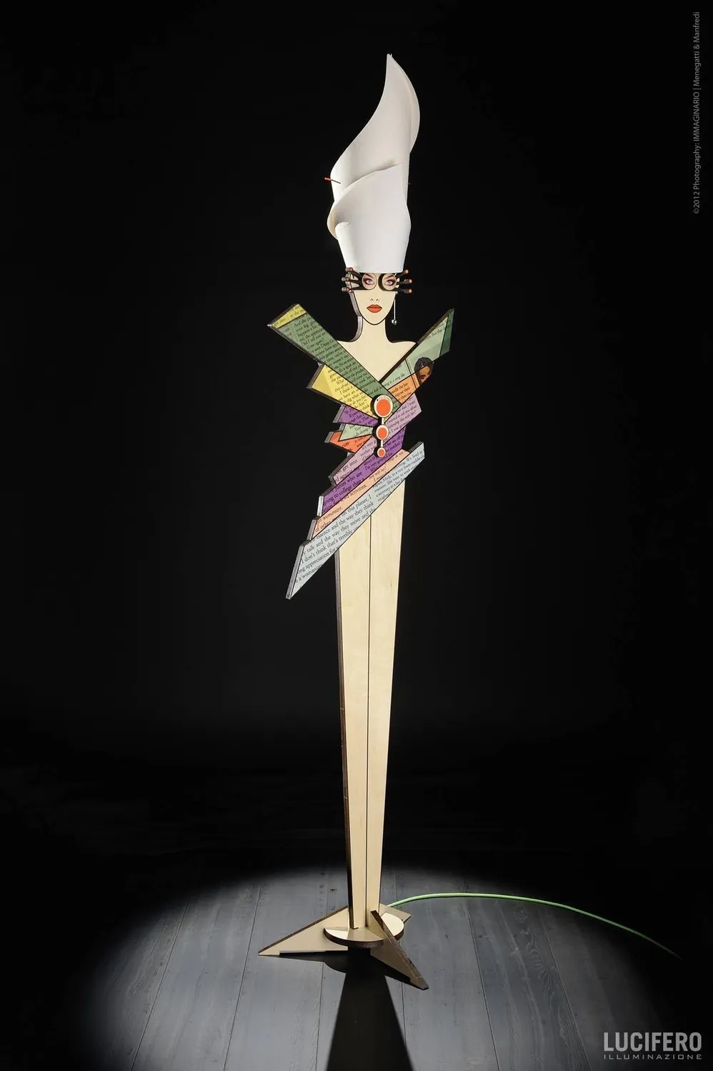 Lucifero Upset Brenda lampada da terra legno 221 cm