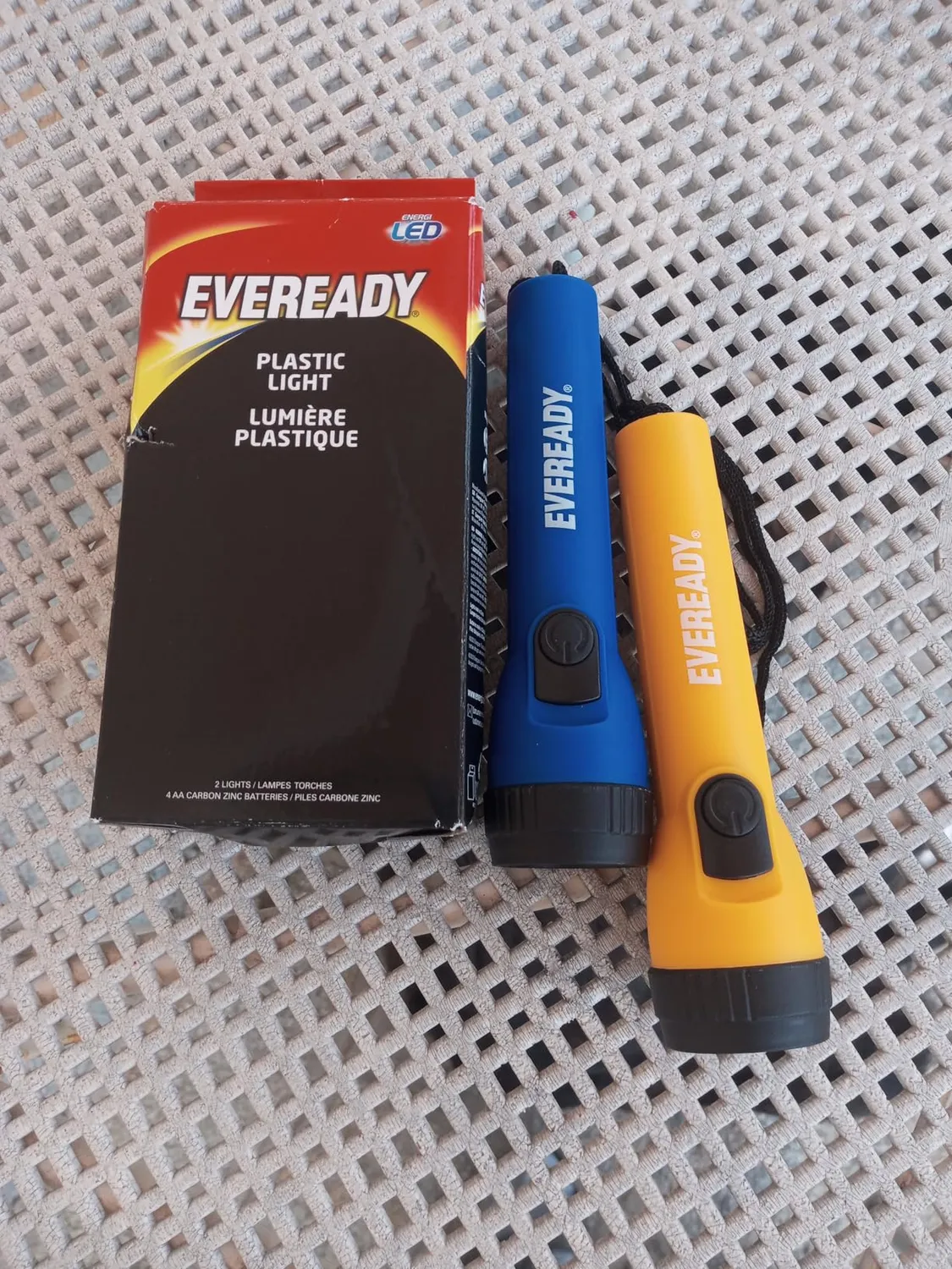 Eveready Torcia LED Super Luminosa Confezione da 2 Lunga Durata
