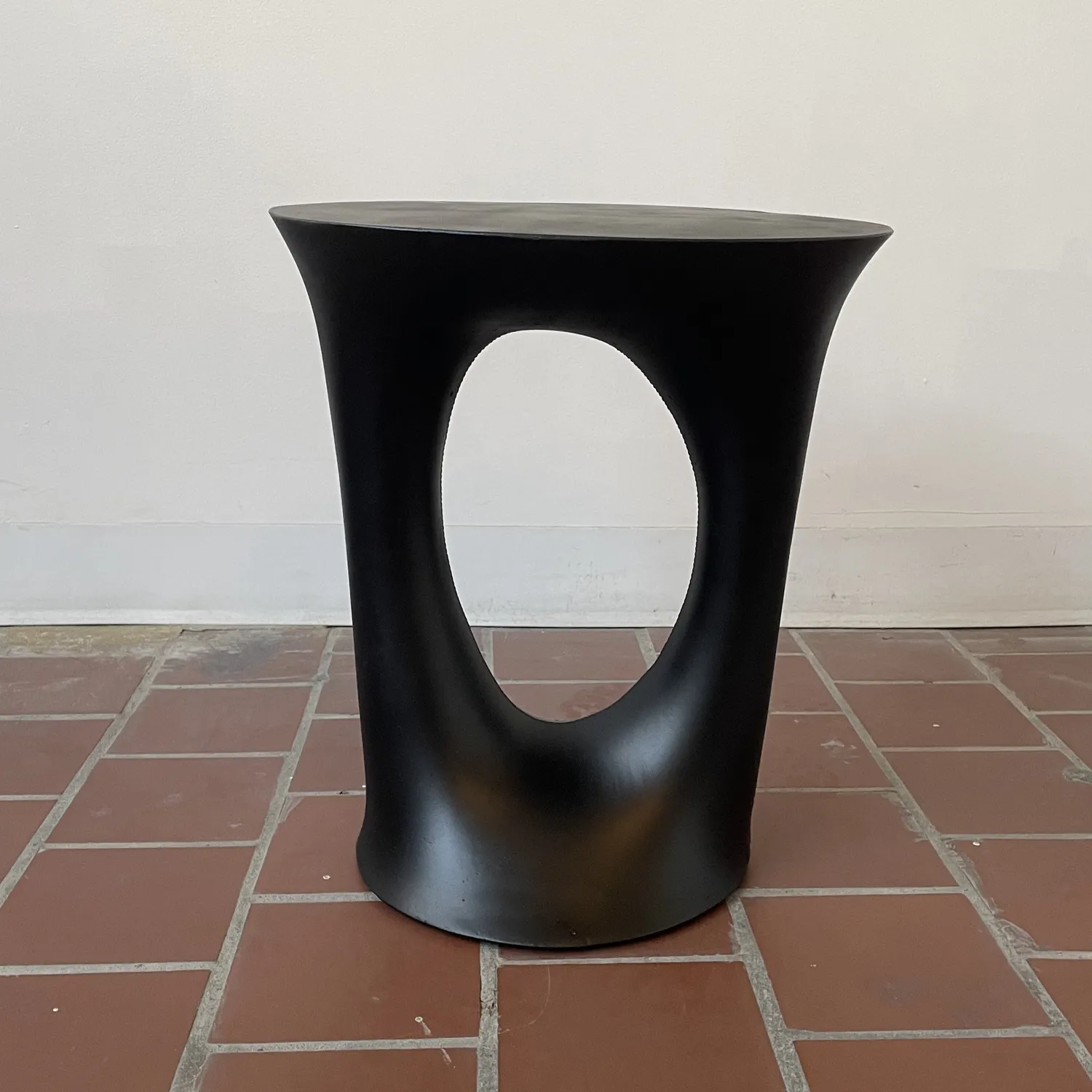 Souda Kreten tavolino cemento nero basso